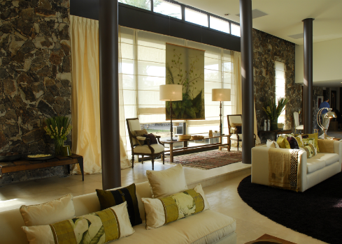 diseno-de-living-para-hoteles-en-pilar-sofitel-cardales-sandy-cairncross-destacada-1