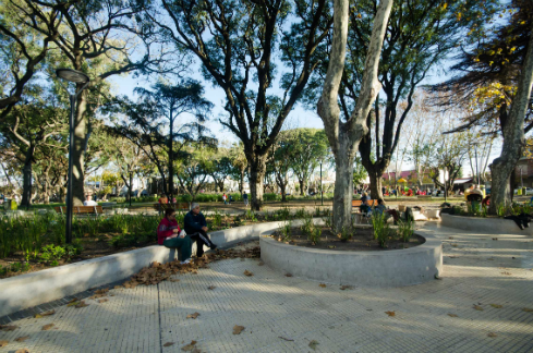 diseno-y-remodelacion-de-espacios-publicos-plaza-en-caseros-meta-fabrica-1